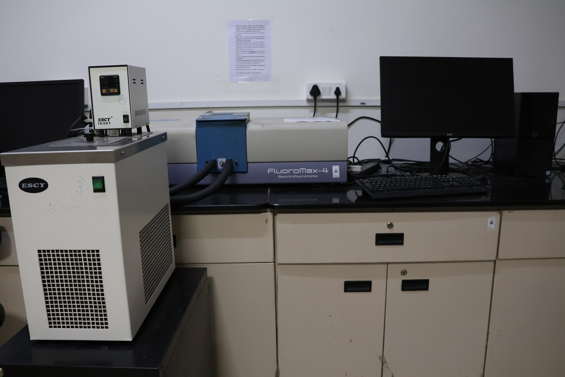 research_facilitie/Horiba_FluroMax-4.jpeg
